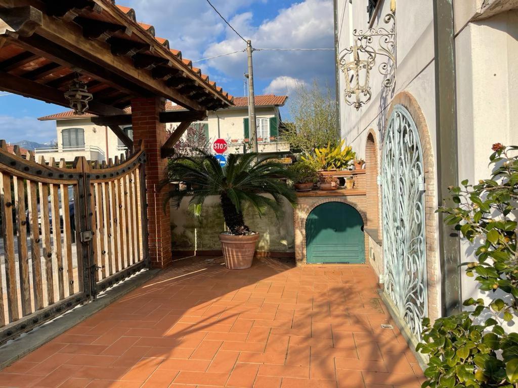 Raffinato Bilocale A Lido Di Camaiore Vicino Al Mare Exteriör bild